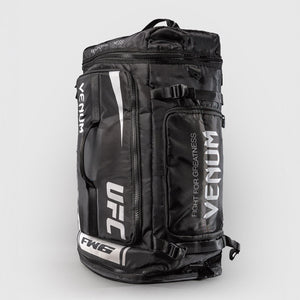Torba sportowa Venum UFC Fight Week Unity czarno-biała 