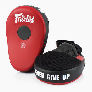 Tarcze Bokserskie Łapy Fairtex Maksymalizowane FMV13 Czerwono-czarny-Combat Arena