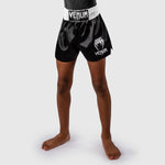 Pantaloncini bambino kick-thai Venum Classic Nero-bianco-Combat Arena