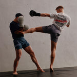 T-shirt Manto Nothing Personal Biały-Combat Arena