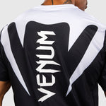 T-shirt Venum Attack 90 Dry Tech Czarny-biały-Combat Arena